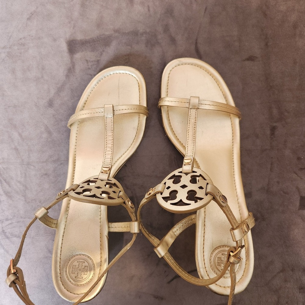 Tory Burch Gold Metallic Miller Logo T-Strap Low Wedge Sandal Leather Size 10M - Picture 9 of 9